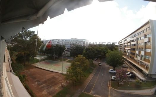 SQS 204 com 03 quartos  e 01 vaga REFORMADO!