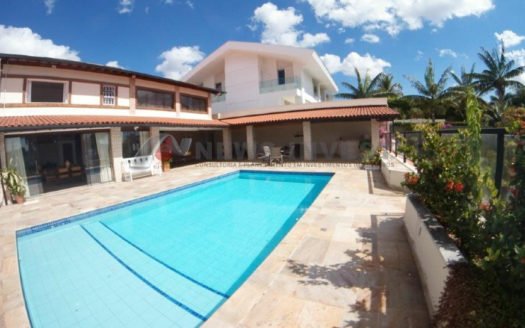 SHIS QL 28 – CASA EM 03 NÍVEIS COM 05 DORMITÓRIOS  – ACESSO PARA O LAGO