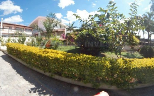 SHIS QL 28 – CASA EM 03 NÍVEIS COM 05 DORMITÓRIOS  – ACESSO PARA O LAGO