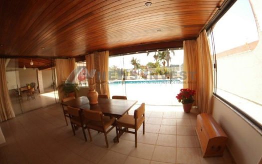 SHIS QL 28 – CASA EM 03 NÍVEIS COM 05 DORMITÓRIOS  – ACESSO PARA O LAGO
