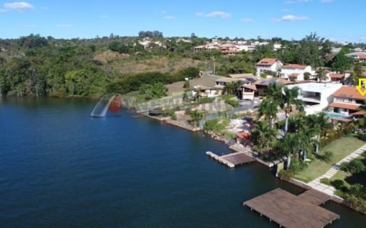 SHIS QL 28 – CASA EM 03 NÍVEIS COM 05 DORMITÓRIOS  – ACESSO PARA O LAGO