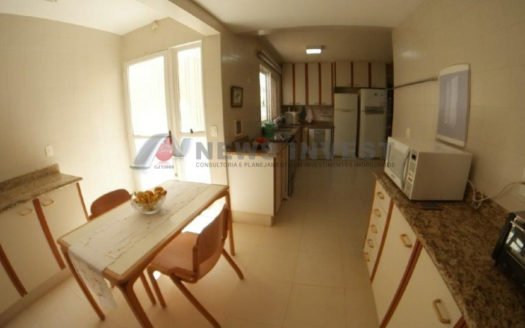 SHIS QL 28 – CASA EM 03 NÍVEIS COM 05 DORMITÓRIOS  – ACESSO PARA O LAGO