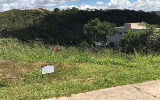 Excelente lote de 1082m², com vista para o vale, na Rua Maiate, lote 03.