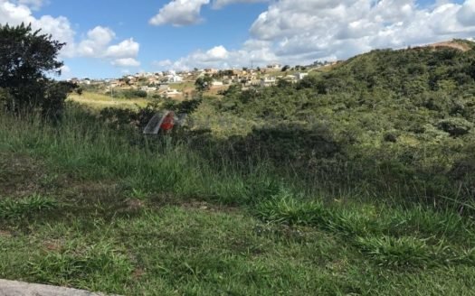 Excelente lote de 1082m², com vista para o vale, na Rua Maiate, lote 03.