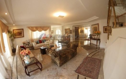 VENDO CASA COM TER. 3.300M² /*ACEITA APT ASA SUL 4QTS