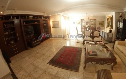VENDO CASA COM TER. 3.300M² /*ACEITA APT ASA SUL 4QTS