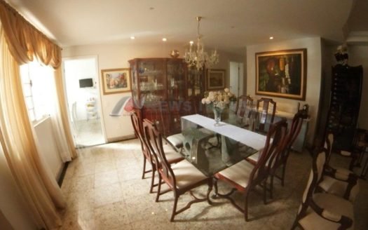 VENDO CASA COM TER. 3.300M² /*ACEITA APT ASA SUL 4QTS