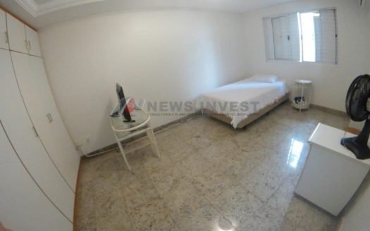 VENDO CASA COM TER. 3.300M² /*ACEITA APT ASA SUL 4QTS
