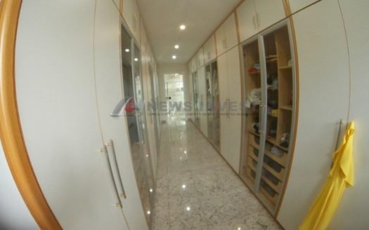 VENDO CASA COM TER. 3.300M² /*ACEITA APT ASA SUL 4QTS
