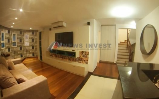 Casa na QE 08 450 m2 de esquina com 06 vagas – Terreno de 230m² + área verde