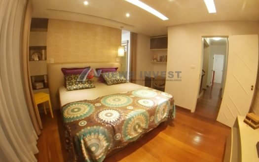 Casa na QE 08 450 m2 de esquina com 06 vagas – Terreno de 230m² + área verde