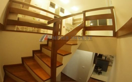 Casa na QE 08 450 m2 de esquina com 06 vagas – Terreno de 230m² + área verde