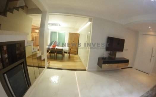 Casa na QE 08 450 m2 de esquina com 06 vagas – Terreno de 230m² + área verde