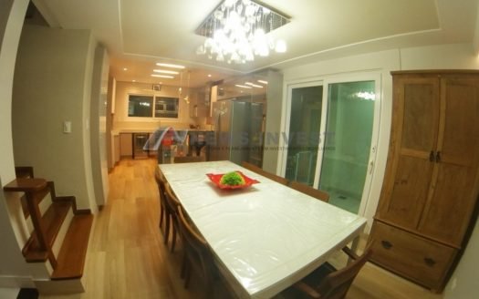 Casa na QE 08 450 m2 de esquina com 06 vagas – Terreno de 230m² + área verde